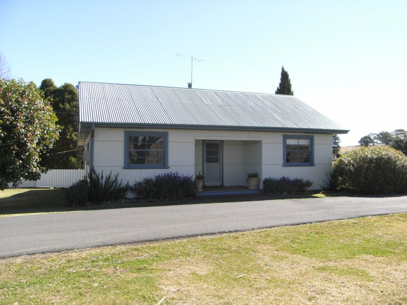 Cottage With Rural Outlook. Picture