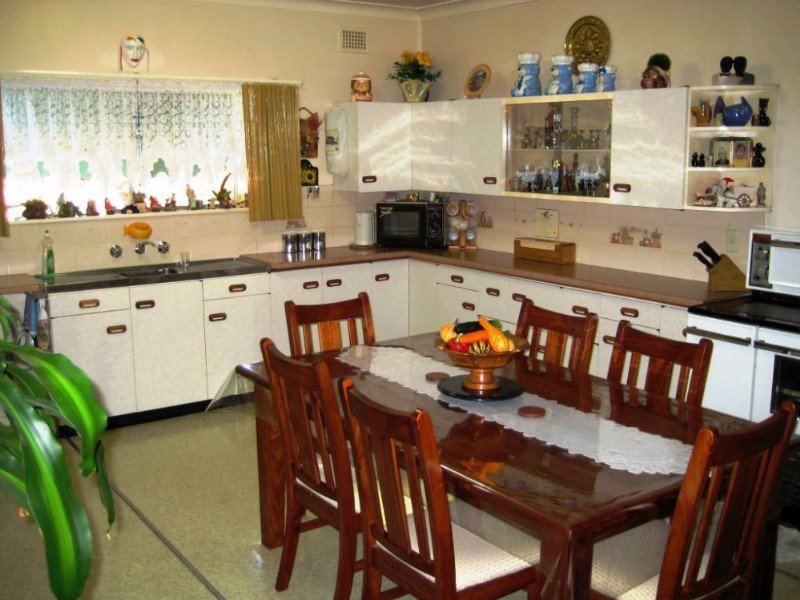 A Touch Of Country In Town Picture 2