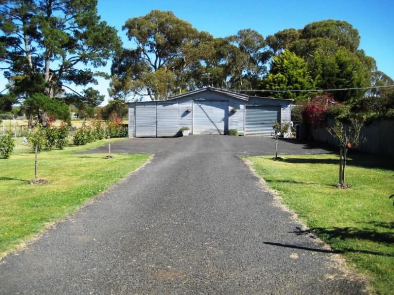 A Touch Of Country In Town Picture 3