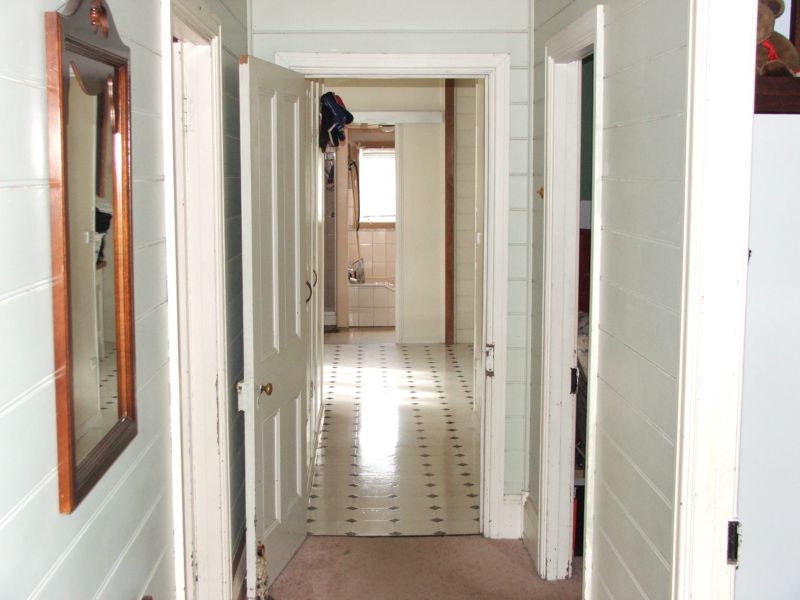 Character Weatherboard Cottage Picture 3