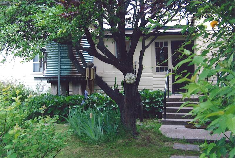 Secluded Garden Setting Picture 1