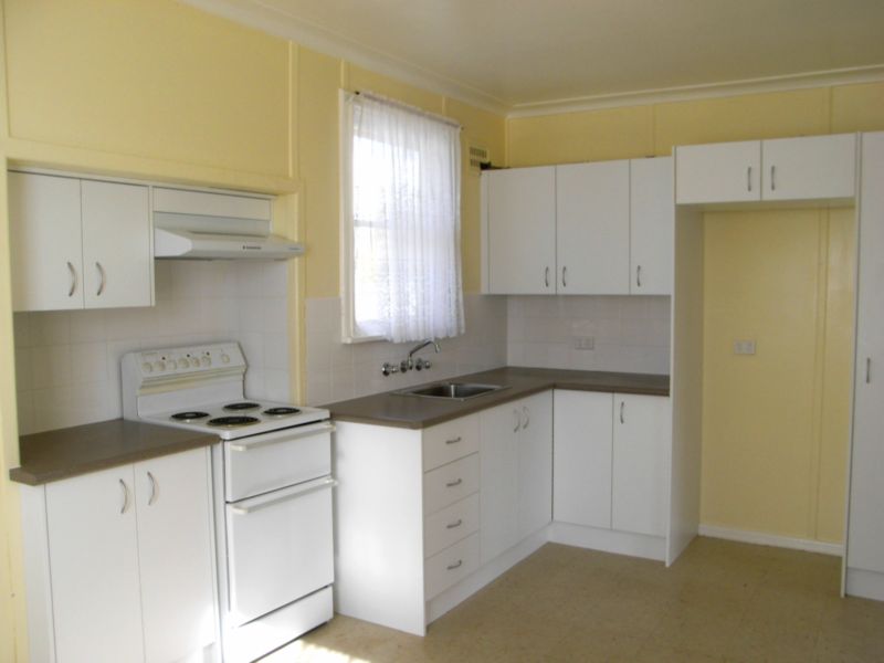 Walking Distance To CBD Picture 2