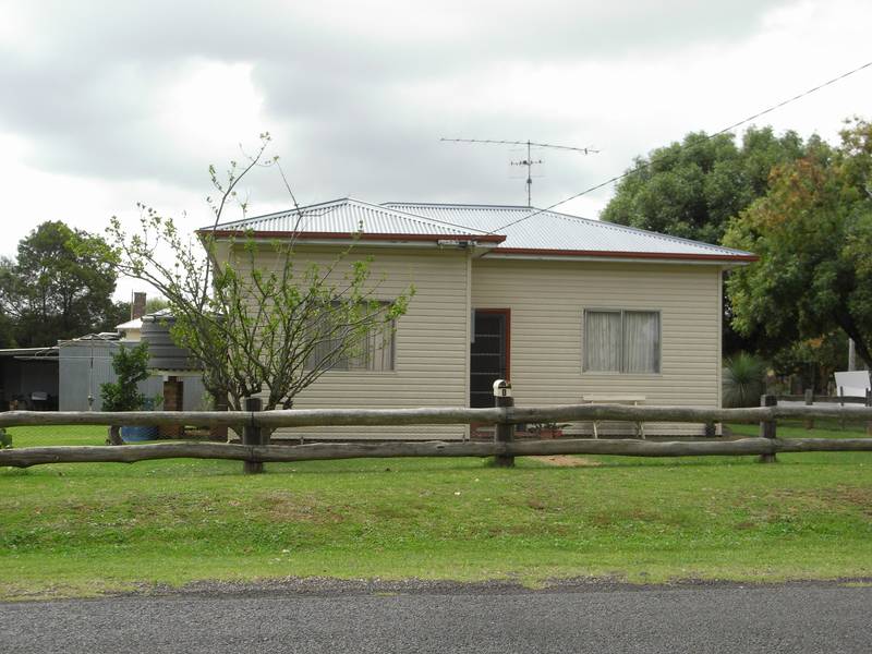 Country Cottage Picture 1