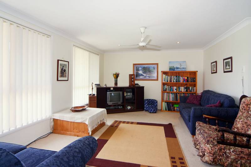 Only Five Years Old - Suit First Home Buyers or Investor Picture 3