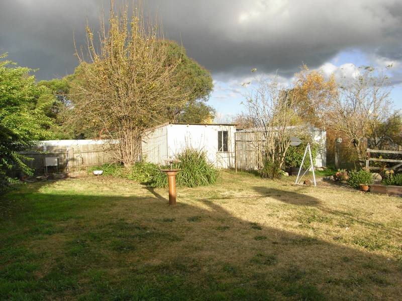 Neat home with future potential Picture 2