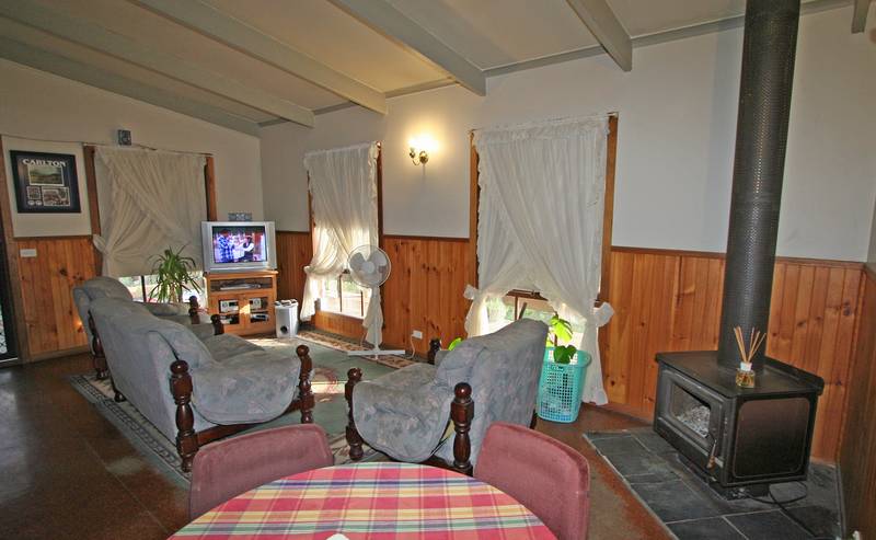 GIVE ME A HOME AMONGST THE GUM TREES Picture 2