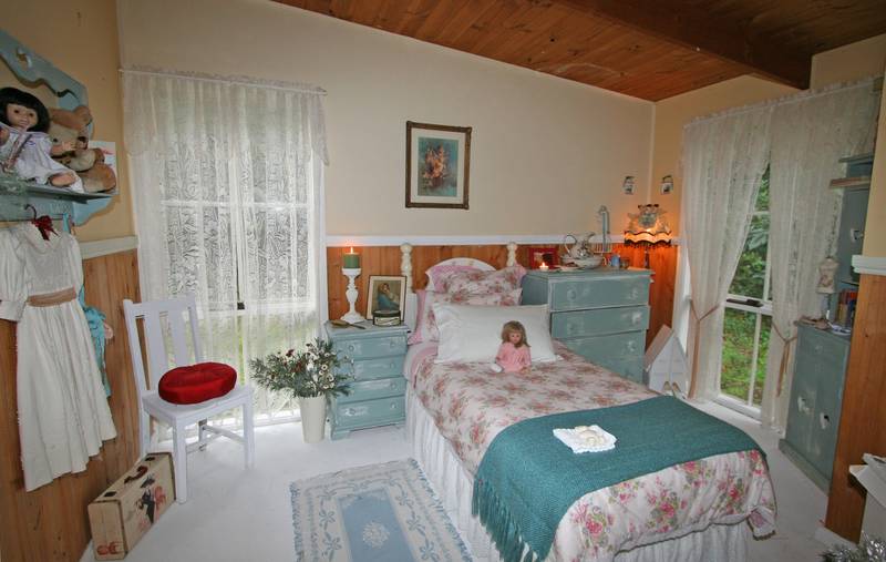 Over
an acre Get-A-Way Picture 2