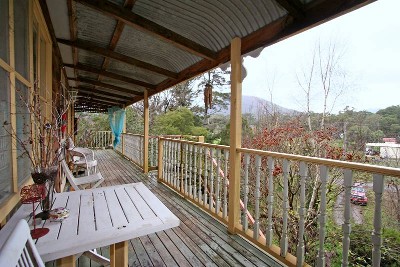 Over
an acre Get-A-Way Picture Over
an acre Get-A-Way Picture