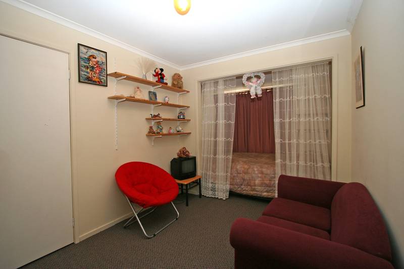 CALLING ALL INVESTORS OR FIRST HOME BUYERS Picture 3