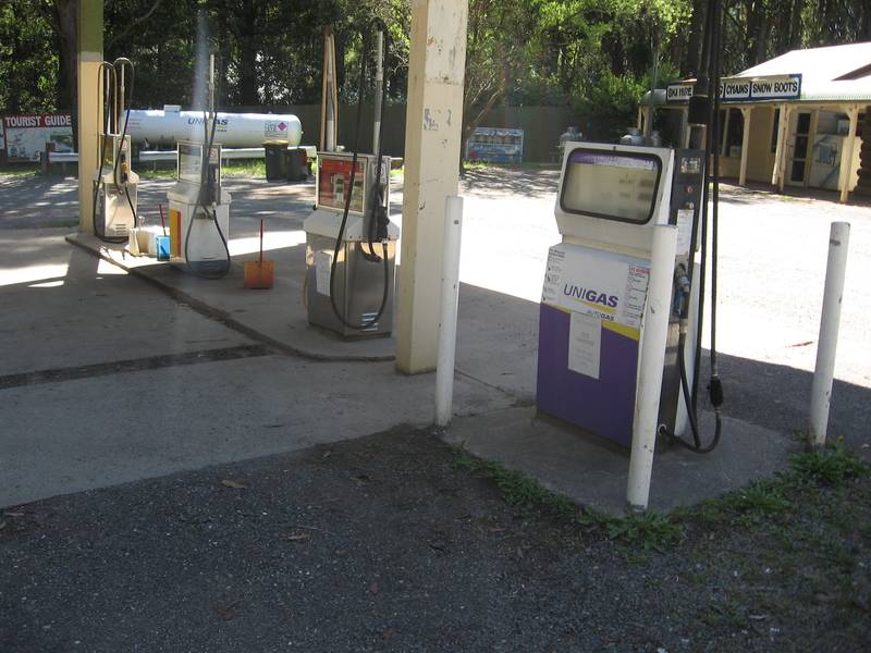 FREEHOLD AND BUSINESS Picture 3