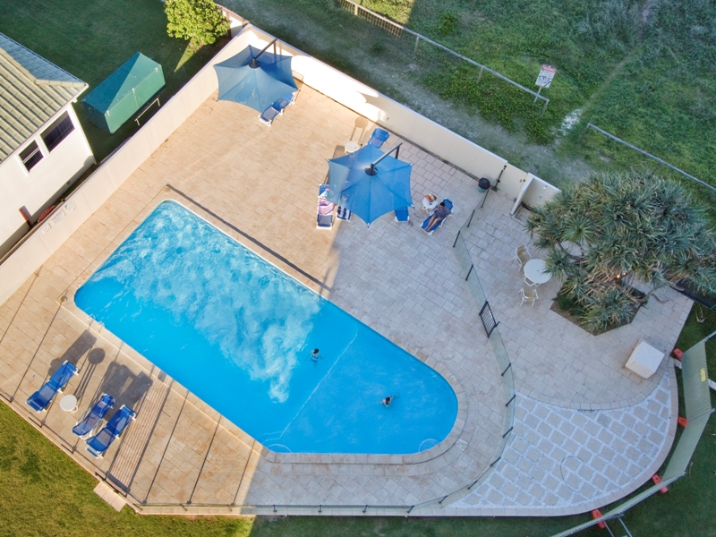 AWESOME ABSOLUTE BEACHFRONT Picture 3