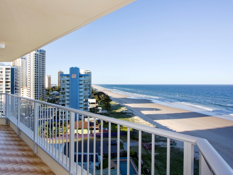 AWESOME ABSOLUTE BEACHFRONT Picture 2