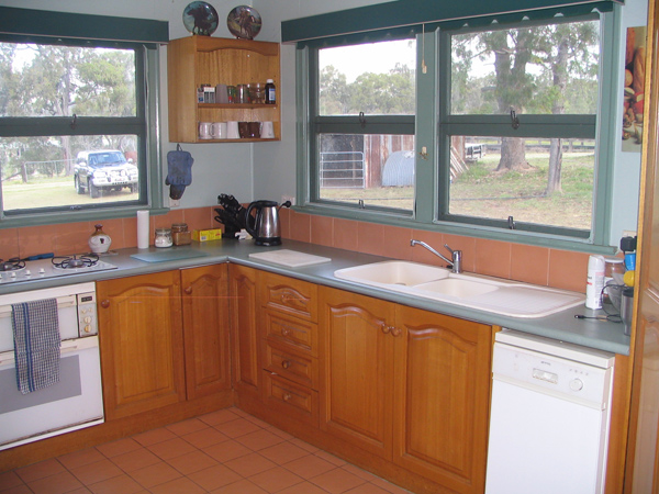 BARGAIN ACREAGE GREAT FOR HORSES Picture 3