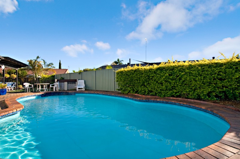 POSITION, PRIVACY & PEACEFULNESS! Picture 2