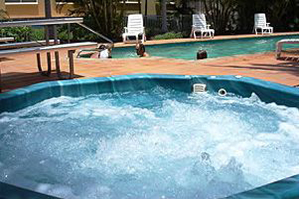 1 BEDROOM UNIT Picture 3