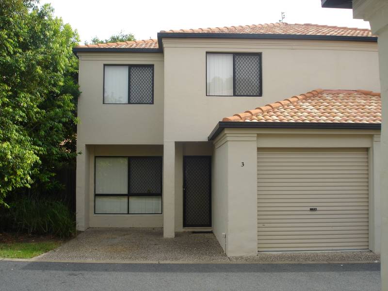 A lovely private townhouse with a pool Picture 2