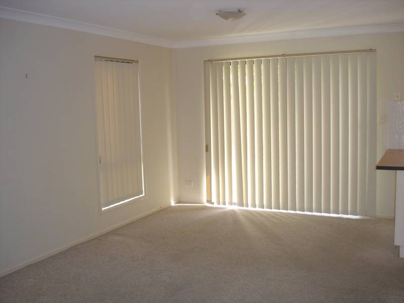 A lovely private townhouse with a pool Picture 3