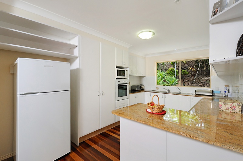 Country living close to the Coast! Picture 3