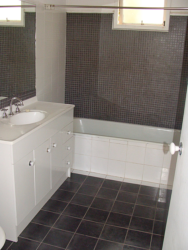 Cosy Little Cottage Picture 2