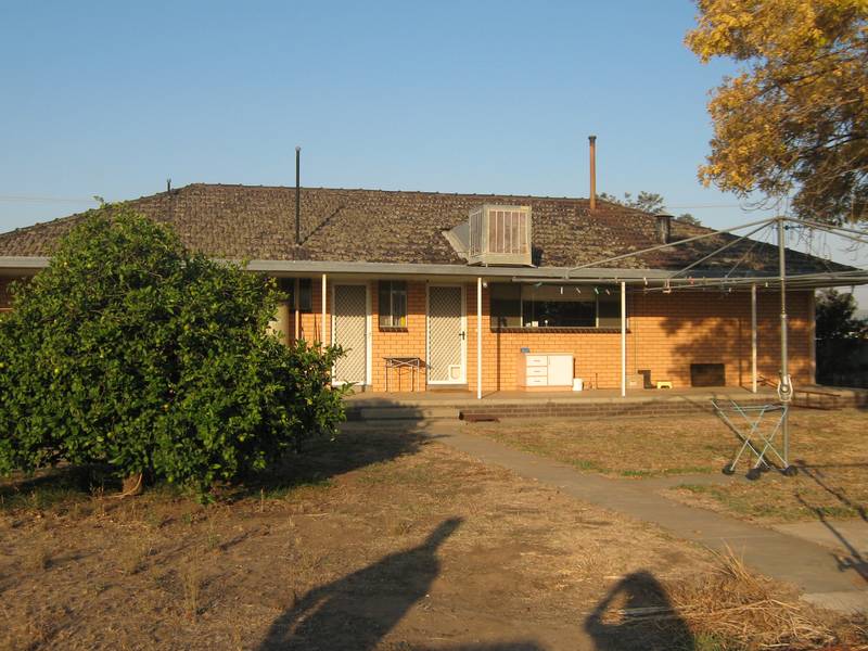 PERFECT POSITION! Picture 3