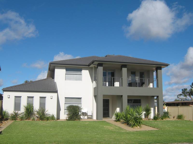 VIEWS GLORIOUS VIEWS! Picture 1