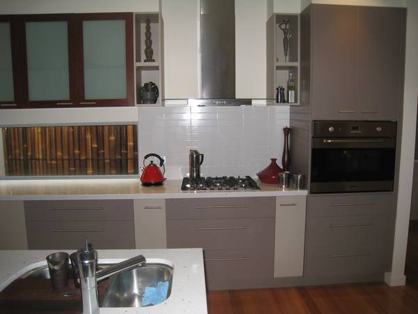 Stunning 3 bedroom townhouse with double garage and heated pool Picture 2