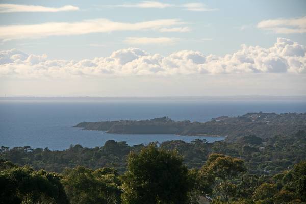 ABSOLUTLEY STUNNING NORTH FACING BAY AND COASTAL VIEWS Picture 1