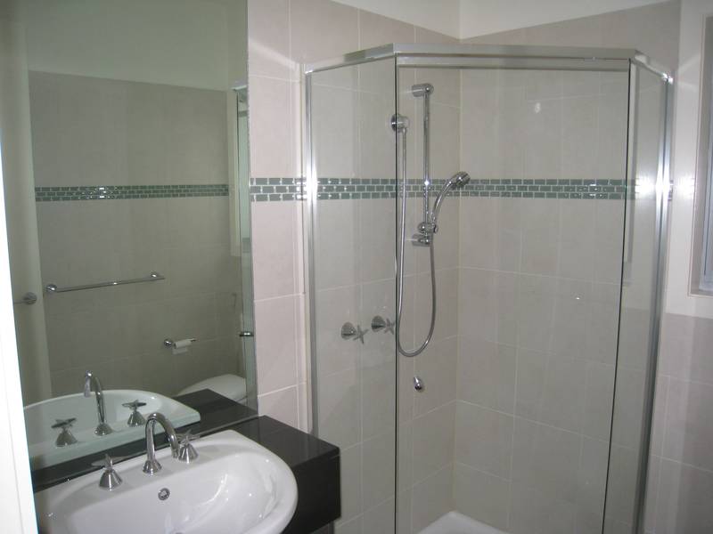 Vibrant North Facing 2 Bedroom Unit With Ensuite Picture 3