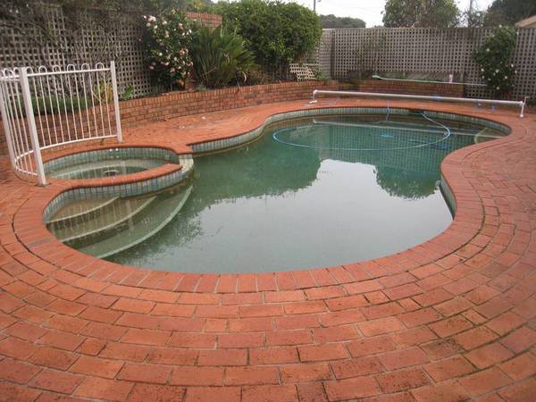 AN ABSOLUTELY STANDOUT HOLIDAY OR RETIREMENT HAVEN Picture 2