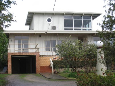 GREAT BAY VIEWS AND JUST 300 METRES FROM VILLAGE SHOPS AND FABULOUS SOUTH BEACH Picture GREAT BAY VIEWS AND JUST 300 METRES FROM VILLAGE SHOPS AND FABULOUS SOUTH BEACH Picture