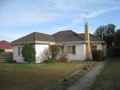BEACHSIDE HOME ON LARGE BLOCK Picture