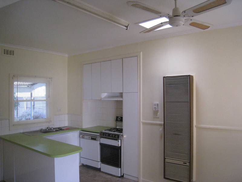 BEACHSIDE HOME ON LARGE BLOCK Picture 2