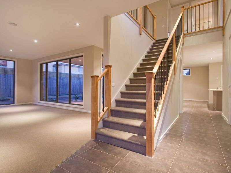 DESIGNER LIVING BY THE SEA Picture