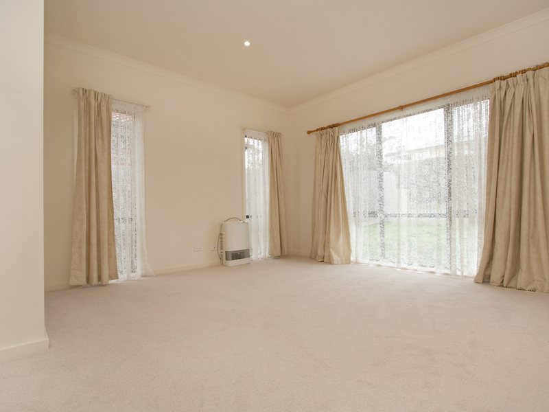 BEACHSIDE 3 BEDROOM UNIT Picture 3