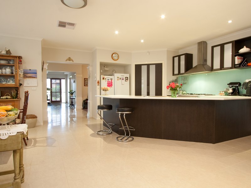 "SUMMER HILL" Picture 2