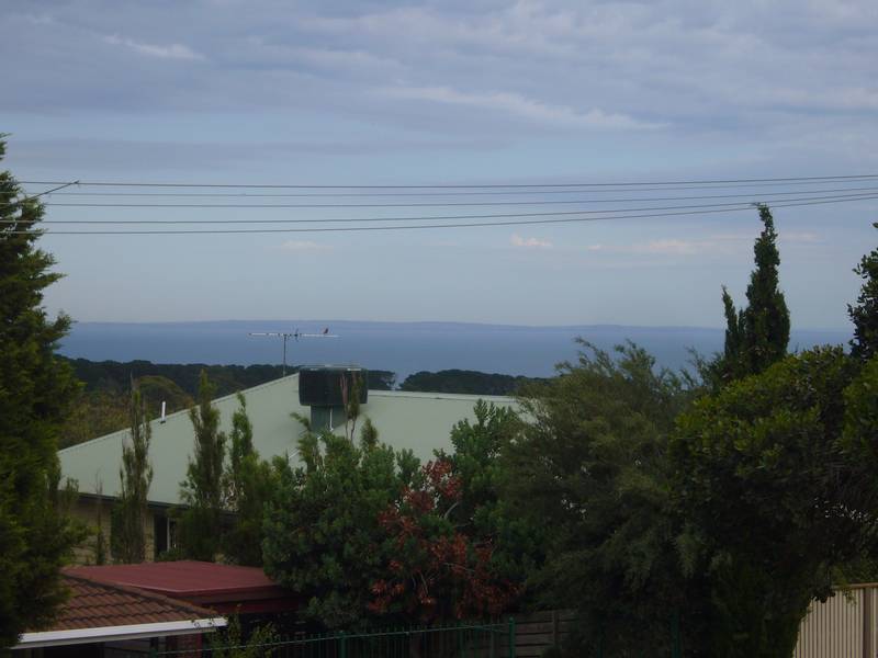 NEAT AND TIDY BRICK VENEER HOME CLOSE TO BEACH, SCHOOL AND SHOPS Picture 3