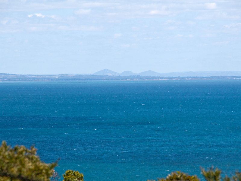 SPECTACULAR SHIPPING CHANNEL AND BAY VIEWS TO THE MELBOURNE SKYLINE AND BEYOND Picture 2