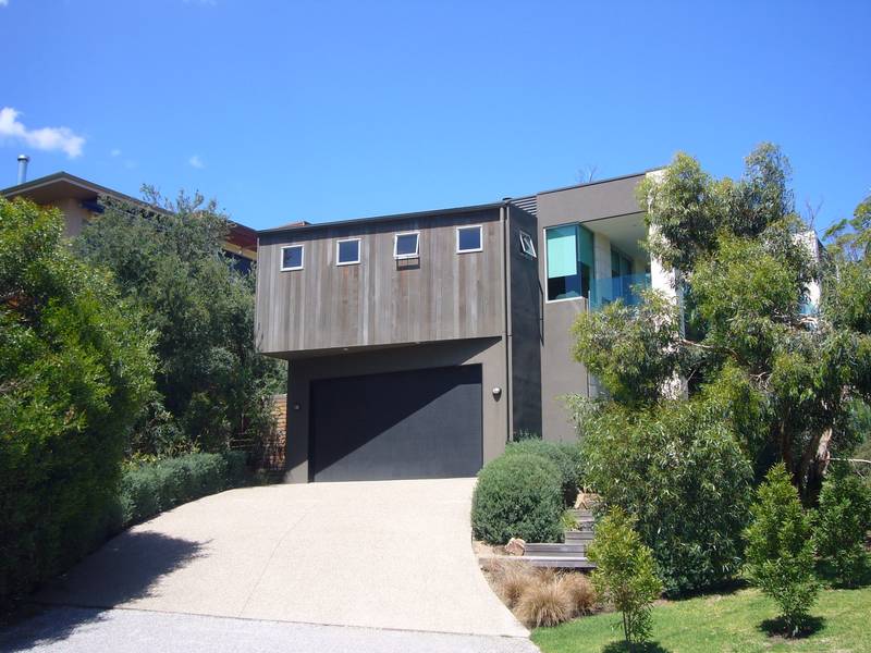 SPECTACULAR SHIPPING CHANNEL AND BAY VIEWS TO THE MELBOURNE SKYLINE AND BEYOND Picture 1