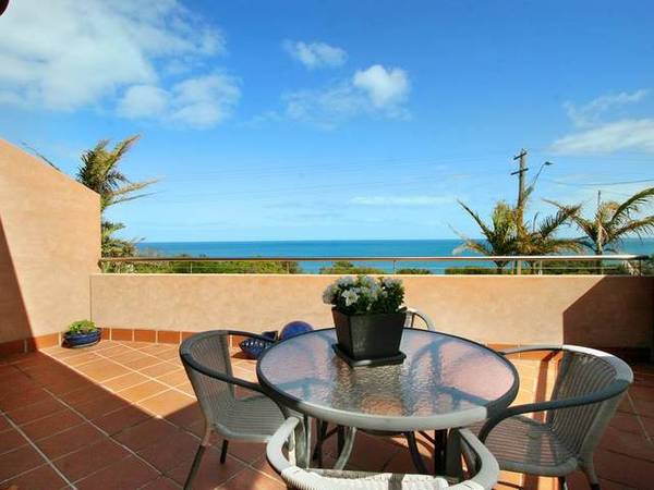 Exhilarating Coastal and Bay Views Picture 3