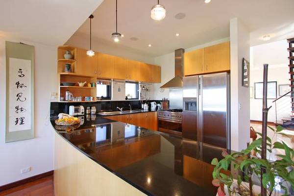 EXHILARATING BAY AND BOAT HARBOUR VIEWS THAT WILL LEAVE YOU SPELL BOUND Picture 3