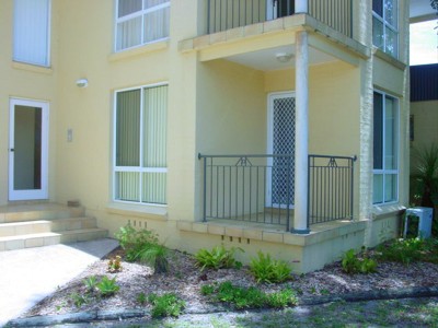 2 BEDROOM FURNISHED UNIT-CLOSE TO WATERFRONT Picture 2 BEDROOM FURNISHED UNIT-CLOSE TO WATERFRONT Picture