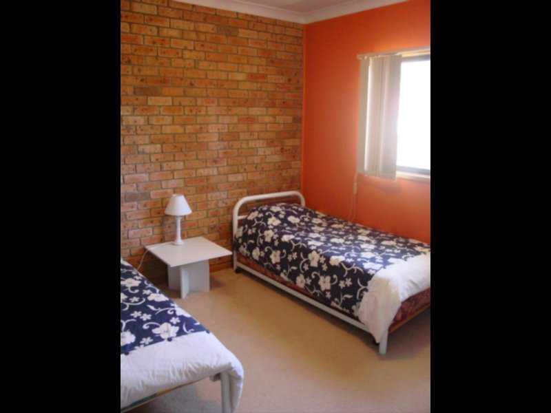 2/7 Elouera Close, Hawks Nest Picture 2