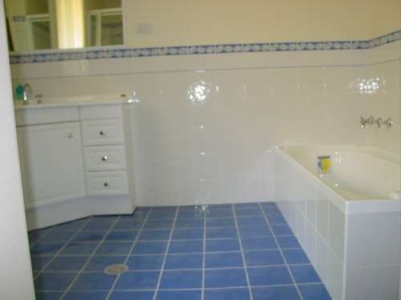 2/8 Booner Street, Hawks Nest Picture 1