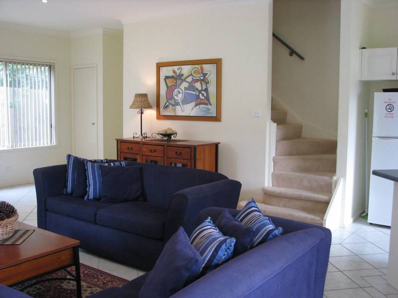 2/8 Booner Street, Hawks Nest Picture 3