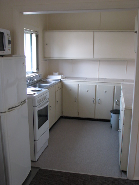 COMFORTABLE HOME Picture 3