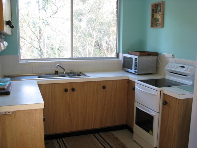 Furnished Unit - Great Location Picture 3