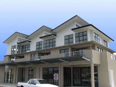 LUXURY APARTMENT ONLY 50M TO WATERFRONT Picture LUXURY APARTMENT ONLY 50M TO WATERFRONT Picture