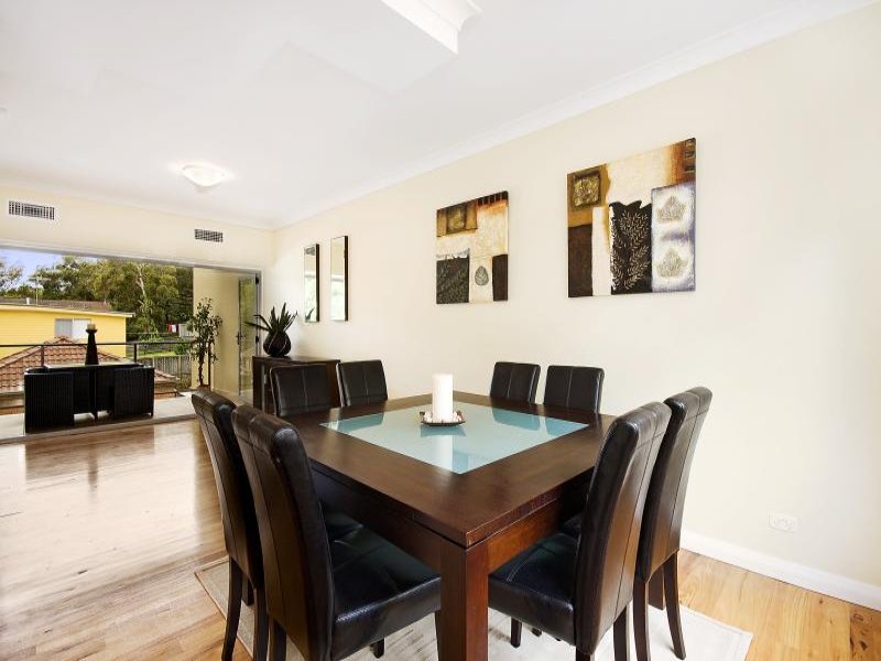 Luxury Townhouse, Only Minutes to the Beach! Picture 2