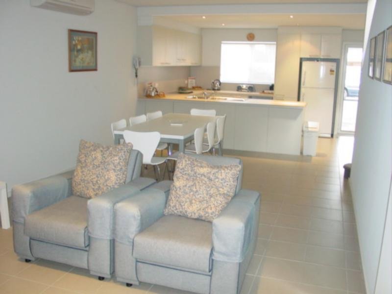 Modern town house in a great location Picture