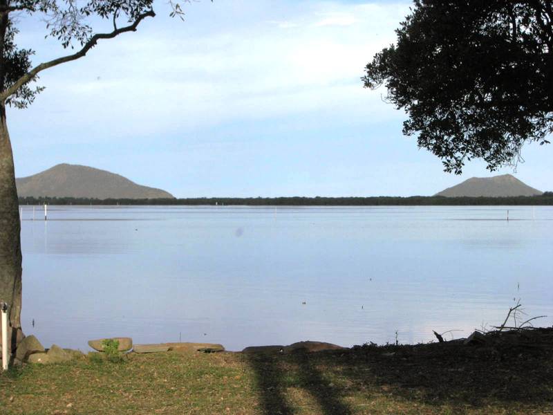 2.5 ACRES
WATERFRONT TO PORT STEPHENS Picture 3
